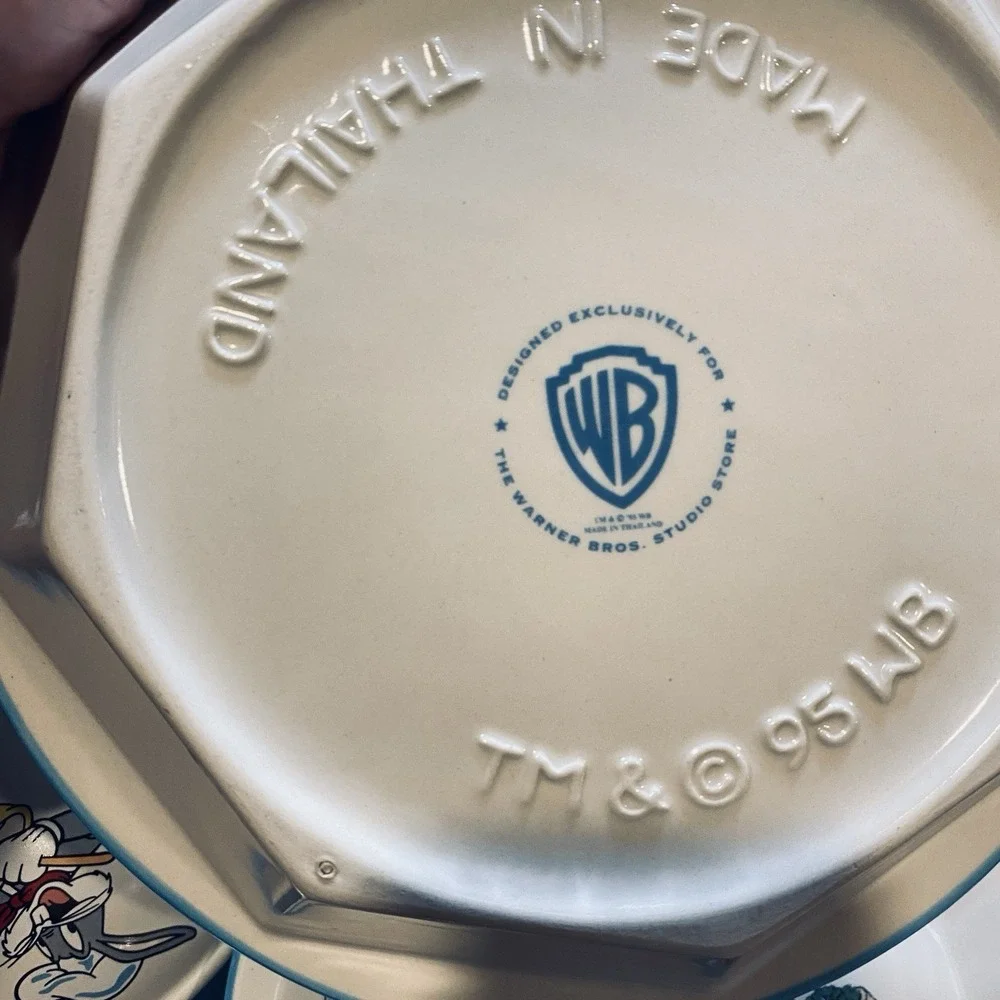 Rare Vintage 1990's Looney Tunes Mixing Bowl Set of 1-Large 1-Small 2-Plates